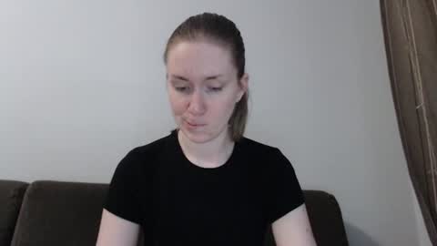 Snapshot of lily_love_x chatting on 25, 7, 2026 lily_love_x online show from 25, 7, 2026