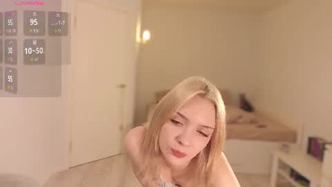 Snapshot of lily_moony chatting on 19, 7, 2026 Lily online show from 19, 7, 2026