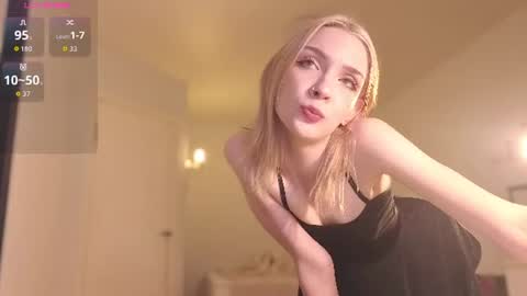 Snapshot of lily_moony chatting on 9, 8, 2026 Lily online show from 9, 8, 2026