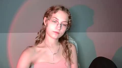 small lily online show from 12, 9, 2025