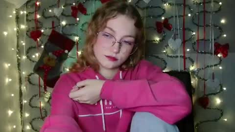 small lily online show from 16, 12, 2025