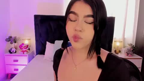 Snapshot of lily_woodz chatting on 14, 7, 2026 LilyWoodz online show from 14, 7, 2026