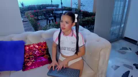 Snapshot of lilyangell chatting on 13, 6, 2026 Lili online show from 13, 6, 2026