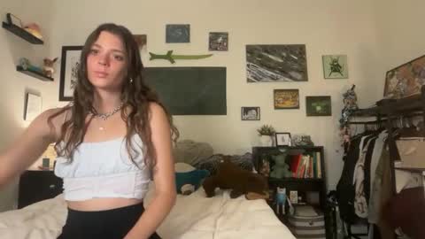 Snapshot of lilybrown07 chatting on 3, 2, 2026 lilybrown07 online show from 3, 2, 2026