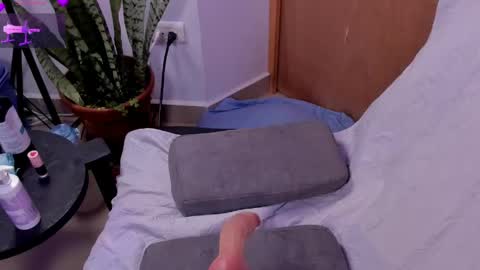 Snapshot of lilyrobertts chatting on 29, 5, 2026 Lily Roberts online show from 29, 5, 2026