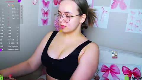 Lily online show from 12, 9, 2025