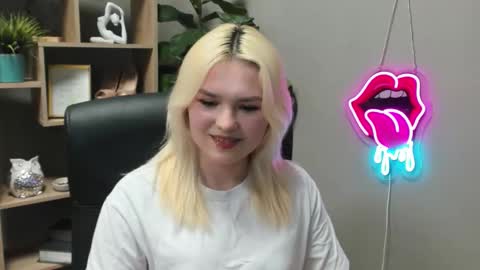 Lily online show from 5, 3, 2026