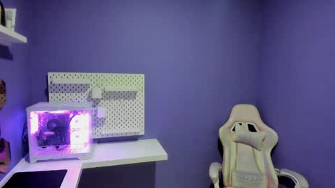 Snapshot of lilyth_7 chatting on 28, 9, 2025 lilyth_7 online show from 28, 9, 2025