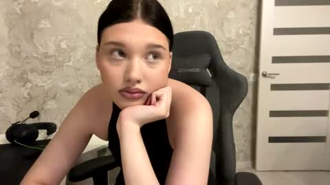 Lily online show from 28, 7, 2026