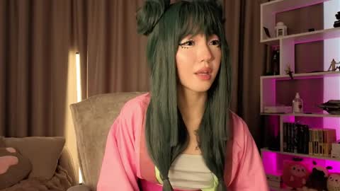 Lin Use menu to play with me  online show from 14, 4, 2026