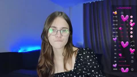 lina hall online show from 18, 9, 2025