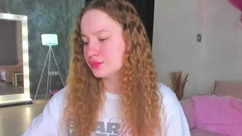 Snapshot of lina_smilee chatting on 10, 6, 2026 Lina online show from 10, 6, 2026