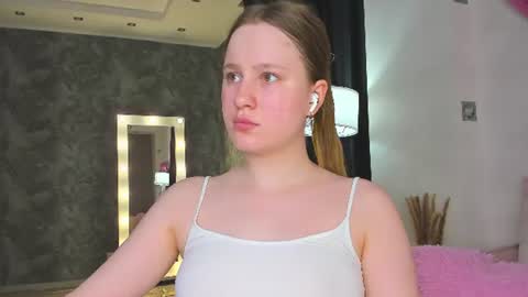 Snapshot of lina_smilee chatting on 11, 6, 2026 Lina online show from 11, 6, 2026