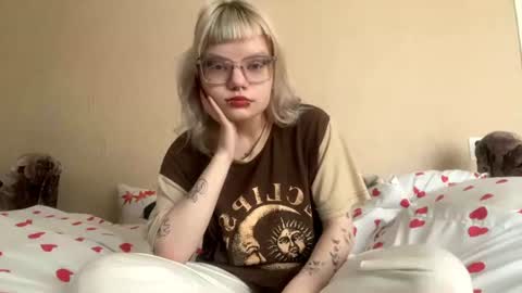 Snapshot of lina_sun1 chatting on 11, 6, 2026 lina_sun1 online show from 11, 6, 2026