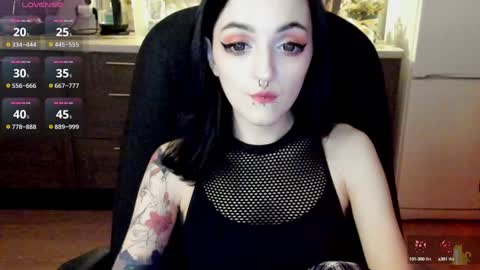 Lina 3  1715622743 online show from 30, 12, 2024