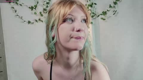 Snapshot of lina_vi chatting on 7, 6, 2026 Lina online show from 7, 6, 2026