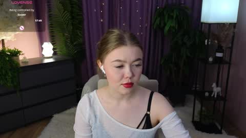 Lina online show from 5, 4, 2026