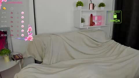 Tiffany online show from 22, 10, 2025