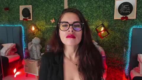 Snapshot of linagh chatting on 17, 4, 2026 Lina online show from 17, 4, 2026
