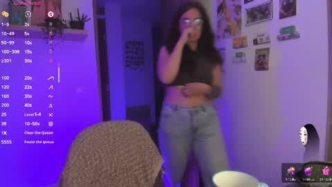 Snapshot of linda_giggle chatting on 18, 6, 2026 Giggles online show from 18, 6, 2026