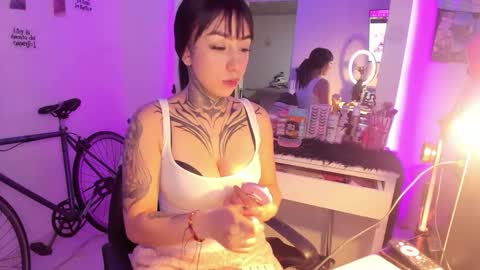 Lindaa maria  online show from 22, 2, 2026