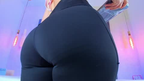 Snapshot of linda_saenz1 chatting on 20, 4, 2026 Linda Saenz online show from 20, 4, 2026