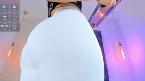 Snapshot of linda_saenz1 chatting on 23, 4, 2026 Linda Saenz online show from 23, 4, 2026