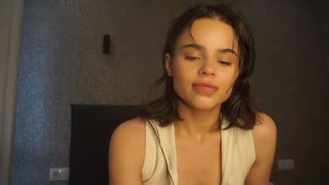 Snapshot of lindaaii chatting on 24, 6, 2026 Linda online show from 24, 6, 2026