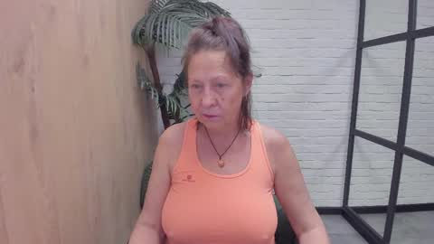 Snapshot of lindahottie chatting on 14, 5, 2026 Linda online show from 14, 5, 2026