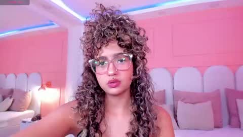 Snapshot of lindsay_rosee chatting on 5, 8, 2026 LINDSAY online show from 5, 8, 2026