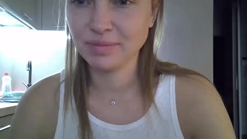 Snapshot of lindsisecret chatting on 5, 10, 2025 Anna online show from 5, 10, 2025