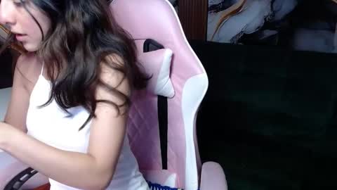 Snapshot of ling_ling24 chatting on 23, 5, 2026 ling ling24 online show from 23, 5, 2026