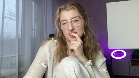 linoreya online show from 22, 11, 2025