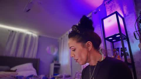 linuxgirlsudosu online show from 5, 3, 2025