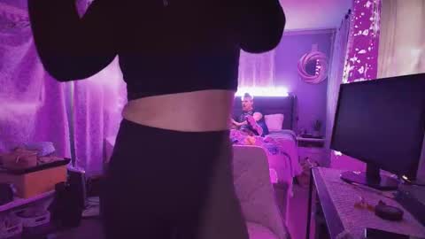 linuxgirlsudosu online show from 5, 4, 2026