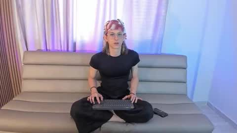 Snapshot of lior_evan chatting on 9, 11, 2025 Lior evan online show from 9, 11, 2025