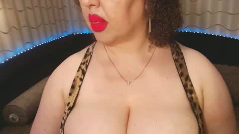 Snapshot of lipsaddiction chatting on 6, 2, 2026 LIpsAddiction online show from 6, 2, 2026