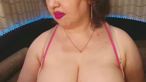 Snapshot of lipsaddiction chatting on 2, 3, 2026 LIpsAddiction online show from 2, 3, 2026