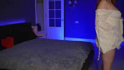 lisa_elfy online show from 9, 3, 2026