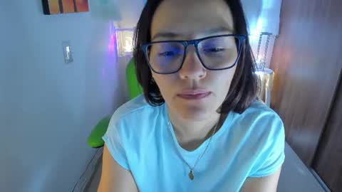 Snapshot of lisa_gerrard_ chatting on 6, 7, 2026 Lisa online show from 6, 7, 2026