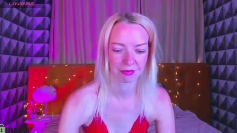 Lisa online show from 10, 10, 2025
