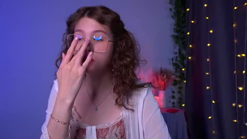  Lisa  online show from 18, 10, 2025