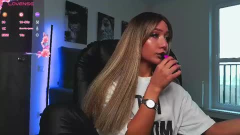 Lisa online show from 12, 4, 2026