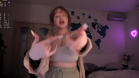 Snapshot of lisalaas chatting on 22, 12, 2024 -Lisa- Help me to reach 100 thumbs up3 online show from 22, 12, 2024