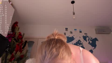 Snapshot of lisalaas chatting on 14, 1, 2025 -Lisa- Help me to reach 100 thumbs up3 online show from 14, 1, 2025