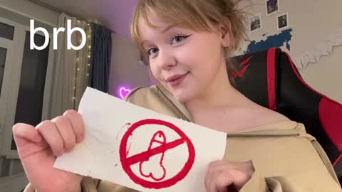 Snapshot of lisalaas chatting on 31, 1, 2025 -Lisa- Help me to reach 100 thumbs up3 online show from 31, 1, 2025