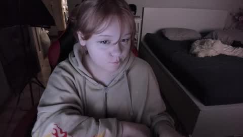 Snapshot of lisalaas chatting on 13, 2, 2025 -Lisa- Help me to reach 100 thumbs up3 online show from 13, 2, 2025