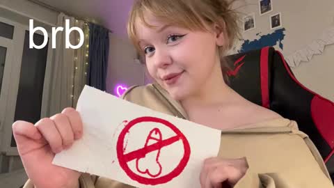 Snapshot of lisalaas chatting on 14, 2, 2025 -Lisa- Help me to reach 100 thumbs up3 online show from 14, 2, 2025