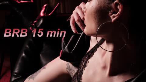 Lisa Moore online show from 7, 11, 2025