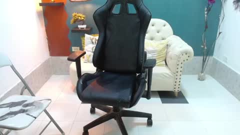 Snapshot of liss_greys1 chatting on 17, 2, 2025 liss online show from 17, 2, 2025